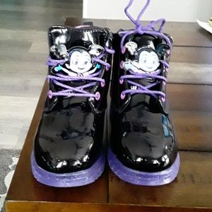 VAMPARINA  ANKLE HIGH SHOES.